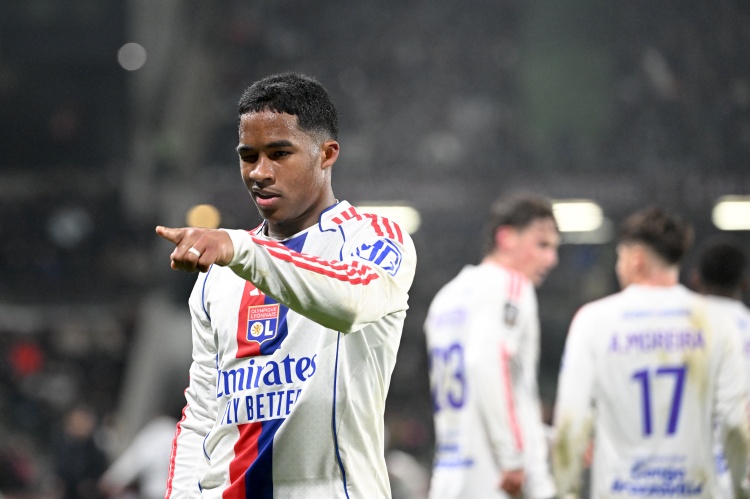 欧冠官方本周最佳阵:戈登、杜埃领衔 琼阿梅尼、霍格、莱尔森在列