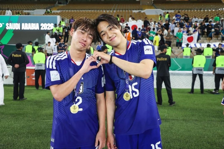 Skip：詹姆斯这个年龄的表现确实厉害 但他在场上就是湖人的累赘